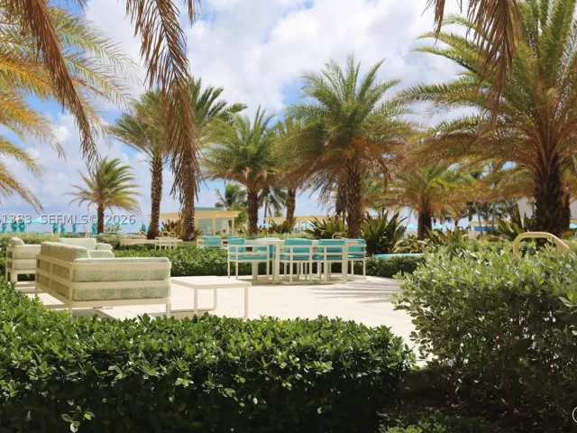 1-bedroom condo for sale in Hollywood - 2501 S Ocean Dr 1617 - MondialRealty