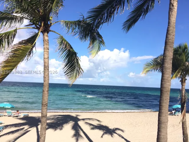1-bedroom condo for sale in Hollywood - 2501 S Ocean Dr 1617 - MondialRealty