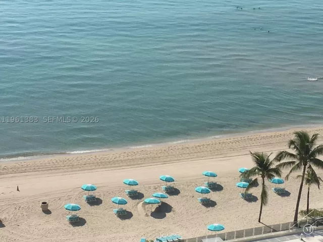 1-bedroom condo for sale in Hollywood - 2501 S Ocean Dr 1617 - MondialRealty