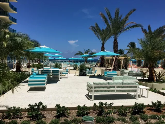 1-bedroom condo for sale in Hollywood - 2501 S Ocean Dr 1617 - MondialRealty