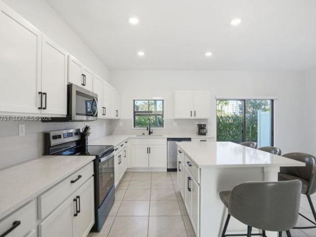 Home for rent at 816 NW 3rd Ter 818 - photo 7478171