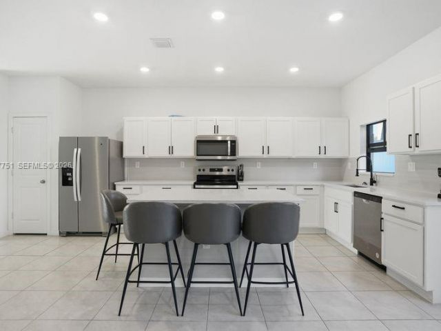 Home for rent at 816 NW 3rd Ter 818 - photo 7478172