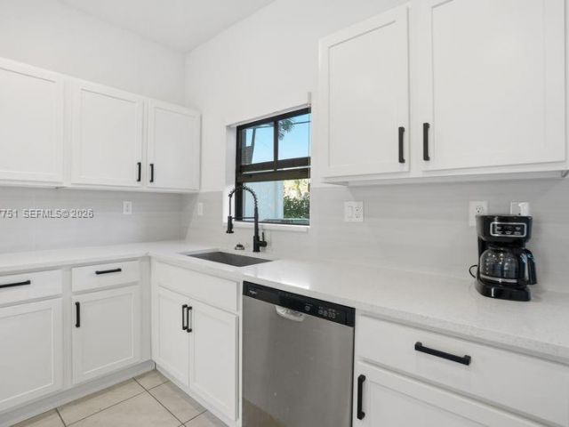 Home for rent at 816 NW 3rd Ter 818 - photo 7478173