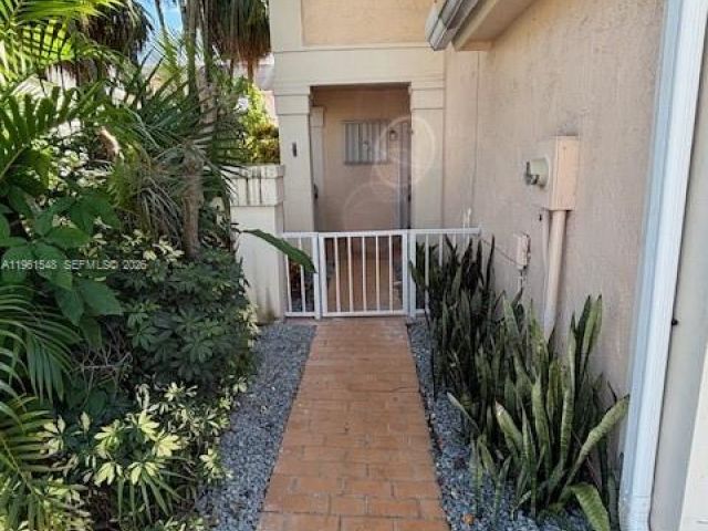 3-bedroom home for rent in Miami - 11826 SW 99 st 0 - MondialRealty