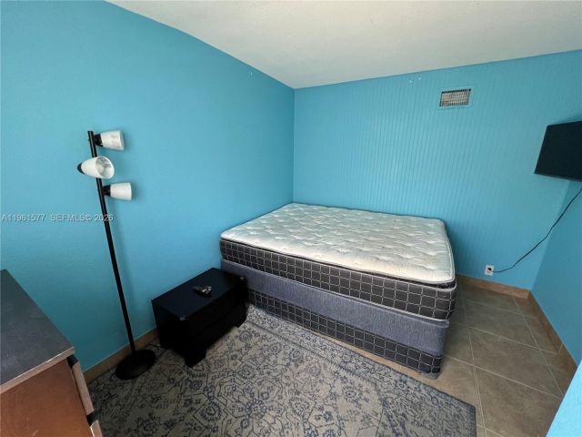 Home for rent at 1885 NE 53rd St - photo 7384243