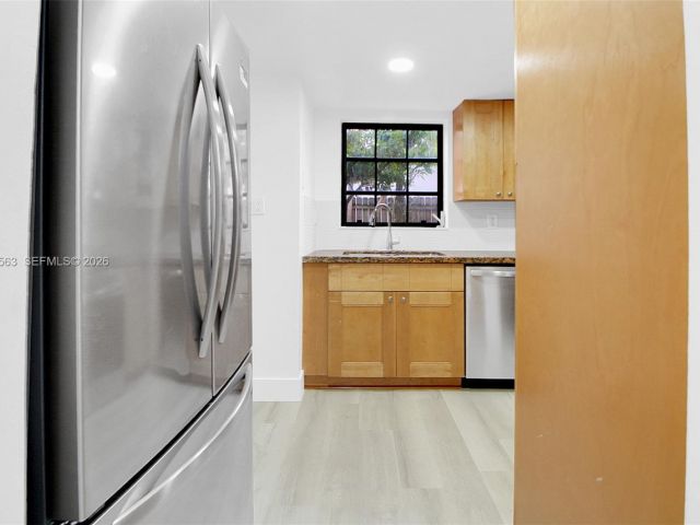 3-bedroom home for rent in Miami - 10921 SW 70th Ter 10921 - MondialRealty