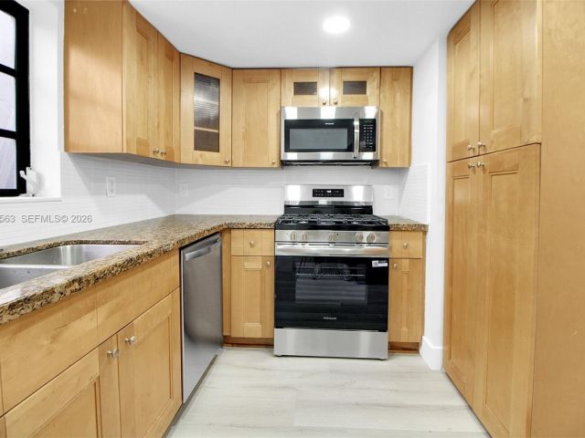 3-bedroom home for rent in Miami - 10921 SW 70th Ter 10921 - MondialRealty