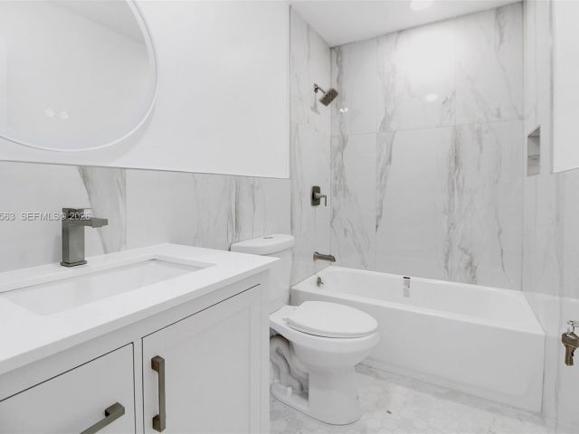 3-bedroom home for rent in Miami - 10921 SW 70th Ter 10921 - MondialRealty