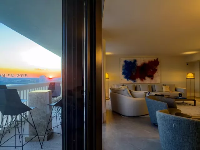3-bedroom condo for sale in Aventura - 2000 Island Blvd 2404 - MondialRealty