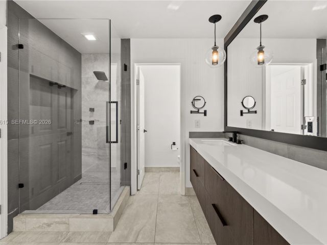 Home for rent at 3110 NE 210th Ter - photo 7386954