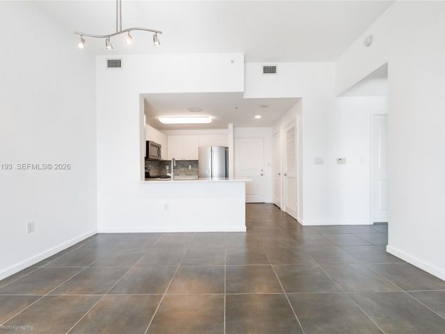 Apartment for rent  Unit # - photo 7440822