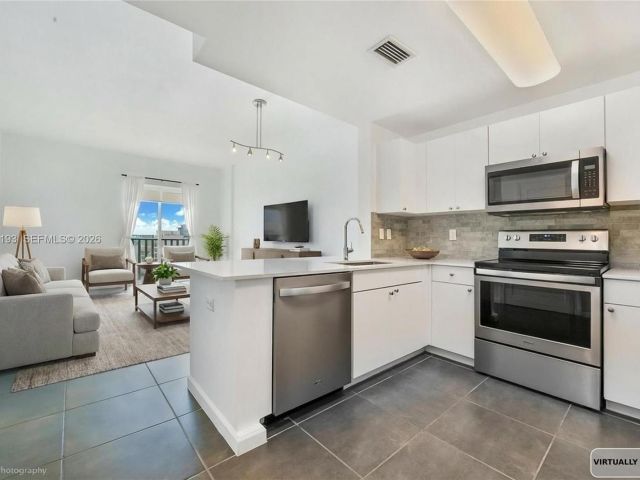 Apartment for rent  Unit # - photo 7440823