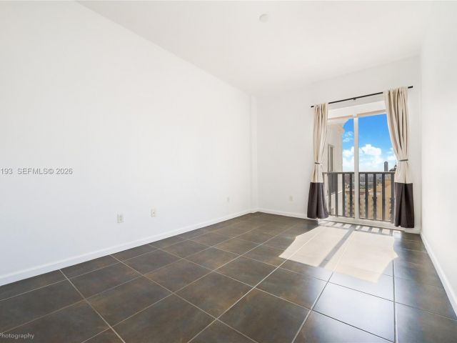 Apartment for rent  Unit # - photo 7440827