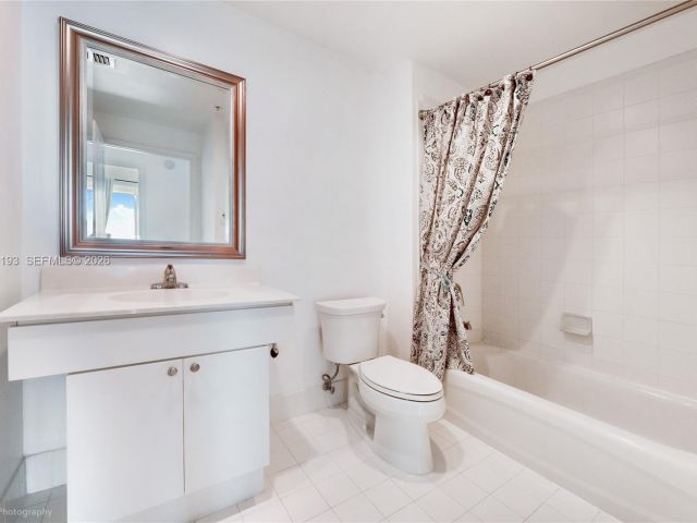 Apartment for rent  Unit # - photo 7440829