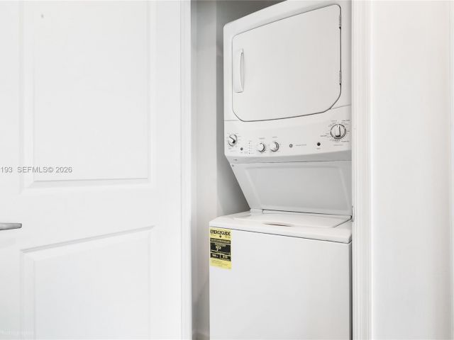 Apartment for rent  Unit # - photo 7440830