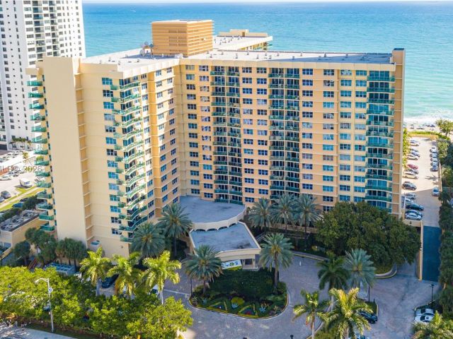 Apartment for sale  Unit #1033 - photo 7436253