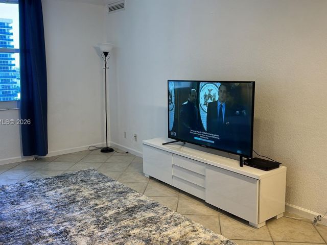 Apartment for sale  Unit #1033 - photo 7436256