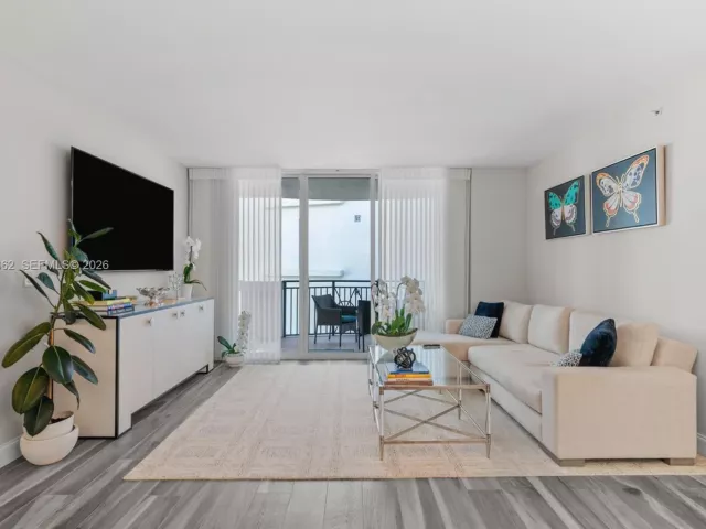 2-bedroom condo for sale in Sunny Isles Beach - 17555 Atlantic Blvd UPH3 - MondialRealty