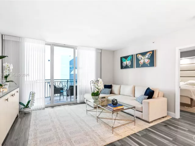 2-bedroom condo for sale in Sunny Isles Beach - 17555 Atlantic Blvd UPH3 - MondialRealty