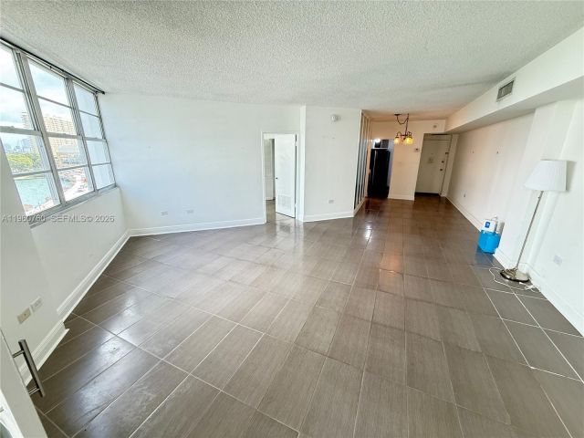 2-bedroom condo for sale in Miami - 801 Brickell Bay Dr 761 - MondialRealty