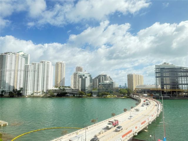 2-bedroom condo for sale in Miami - 801 Brickell Bay Dr 761 - MondialRealty