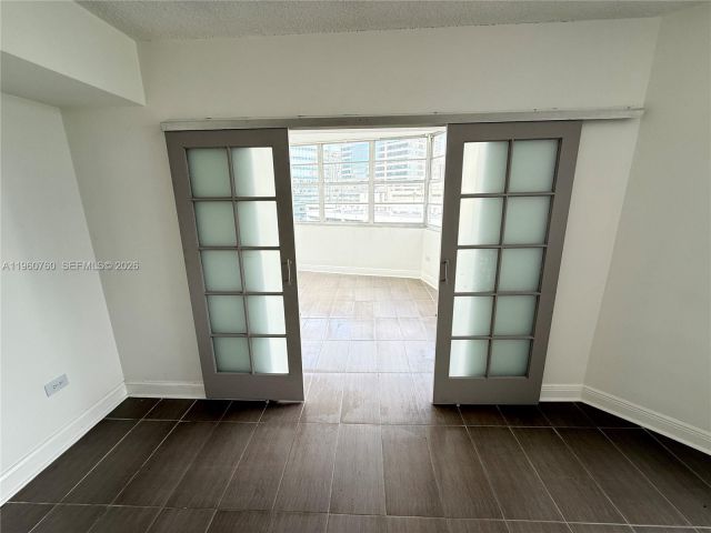 2-bedroom condo for sale in Miami - 801 Brickell Bay Dr 761 - MondialRealty