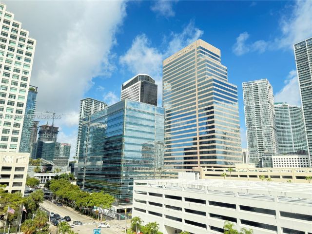 2-bedroom condo for sale in Miami - 801 Brickell Bay Dr 761 - MondialRealty