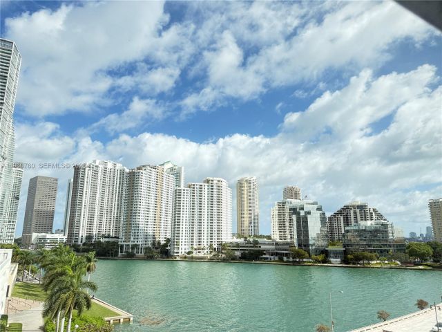2-bedroom condo for sale in Miami - 801 Brickell Bay Dr 761 - MondialRealty