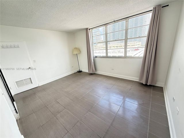 2-bedroom condo for sale in Miami - 801 Brickell Bay Dr 761 - MondialRealty