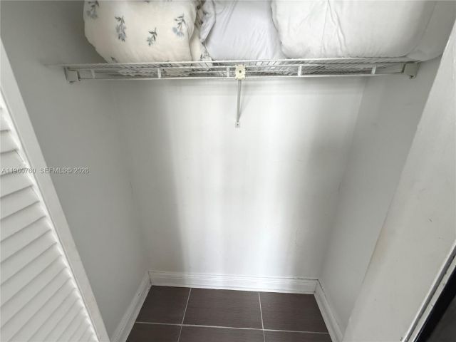 2-bedroom condo for sale in Miami - 801 Brickell Bay Dr 761 - MondialRealty