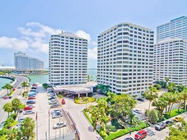 2-bedroom condo for sale in Miami - 801 Brickell Bay Dr 761 - MondialRealty