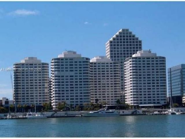 2-bedroom condo for sale in Miami - 801 Brickell Bay Dr 761 - MondialRealty