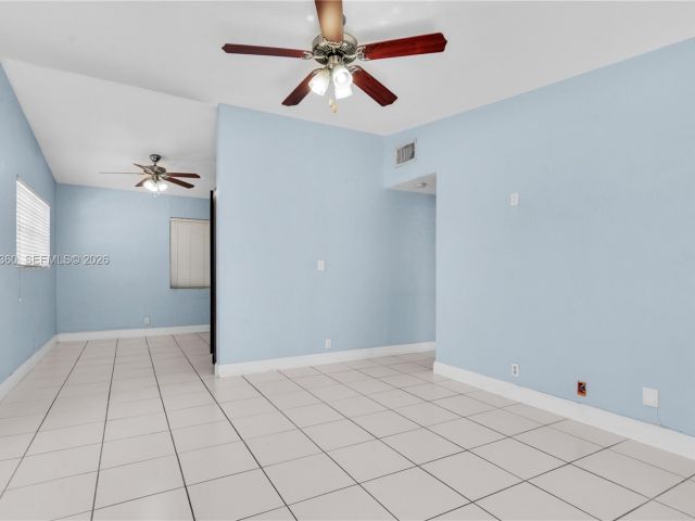 3-bedroom home for rent in Miami - 11535 Lincoln Blvd 0 - MondialRealty