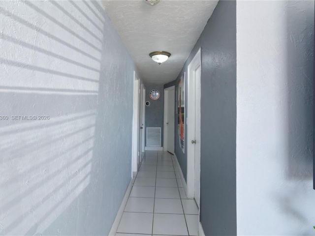 3-bedroom home for rent in Miami - 11535 Lincoln Blvd 0 - MondialRealty