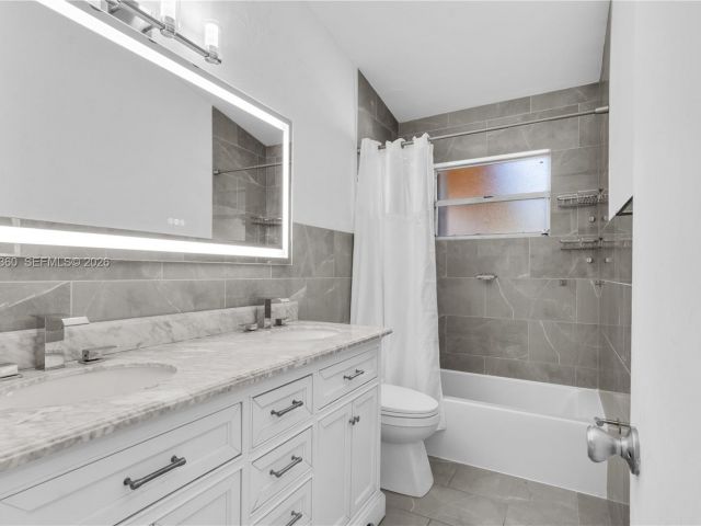 3-bedroom home for rent in Miami - 11535 Lincoln Blvd 0 - MondialRealty