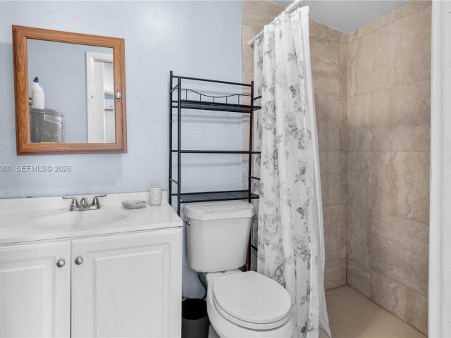 3-bedroom home for rent in Miami - 11535 Lincoln Blvd 0 - MondialRealty