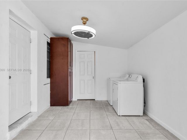 3-bedroom home for rent in Miami - 11535 Lincoln Blvd 0 - MondialRealty