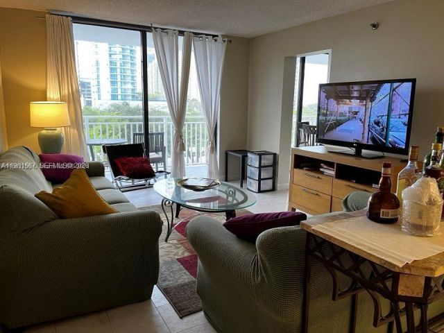 Apartment for rent  Unit #518 - photo 7495421