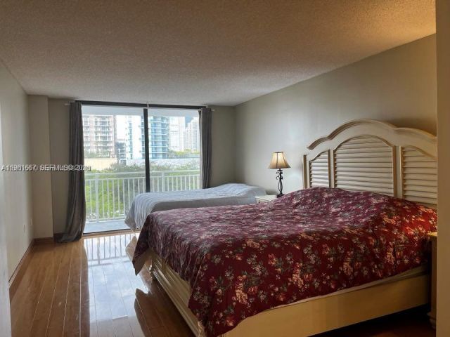 Apartment for rent  Unit #518 - photo 7495425