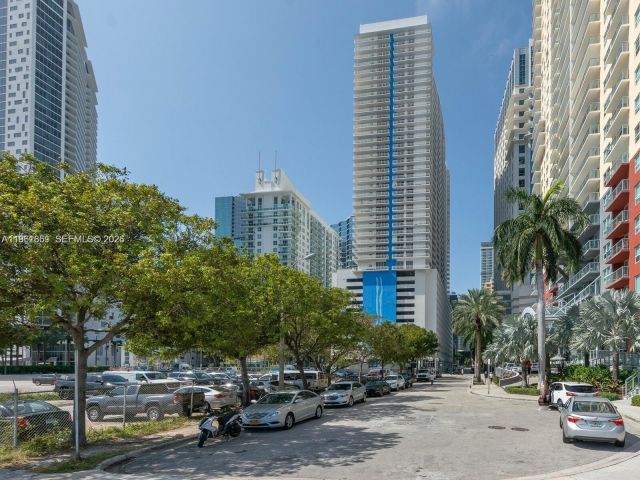 condo for rent in Miami - 1200 Brickell Bay Dr 3210 - MondialRealty