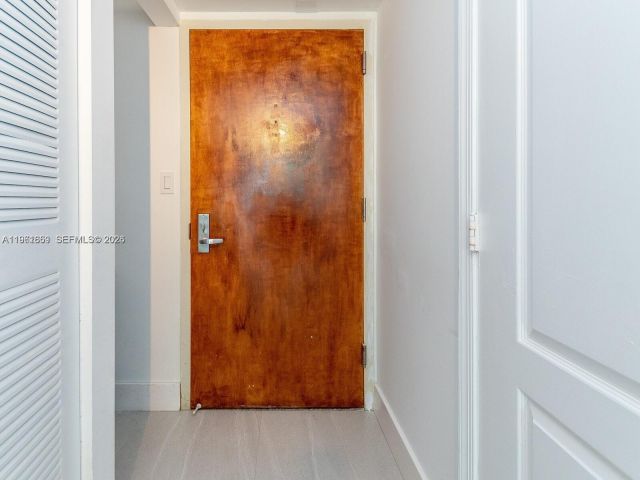 condo for rent in Miami - 1200 Brickell Bay Dr 3210 - MondialRealty