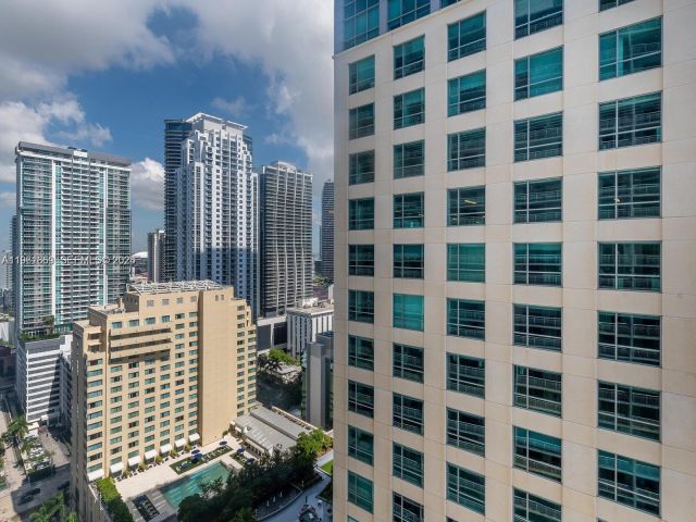 condo for rent in Miami - 1200 Brickell Bay Dr 3210 - MondialRealty