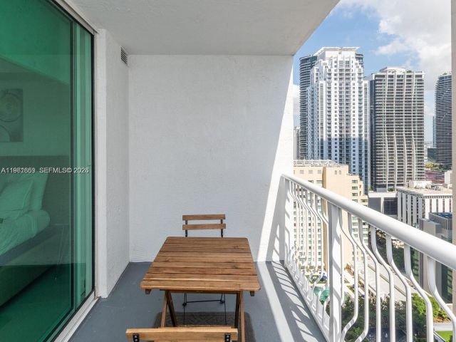 condo for rent in Miami - 1200 Brickell Bay Dr 3210 - MondialRealty