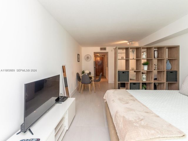 condo for rent in Miami - 1200 Brickell Bay Dr 3210 - MondialRealty