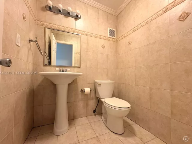 2-bedroom home for sale in Doral - 3855 Estepona Ave 10-D-1 - MondialRealty
