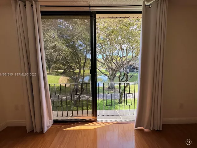 2-bedroom home for sale in Doral - 3855 Estepona Ave 10-D-1 - MondialRealty