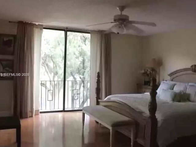 2-bedroom home for sale in Doral - 3855 Estepona Ave 10-D-1 - MondialRealty