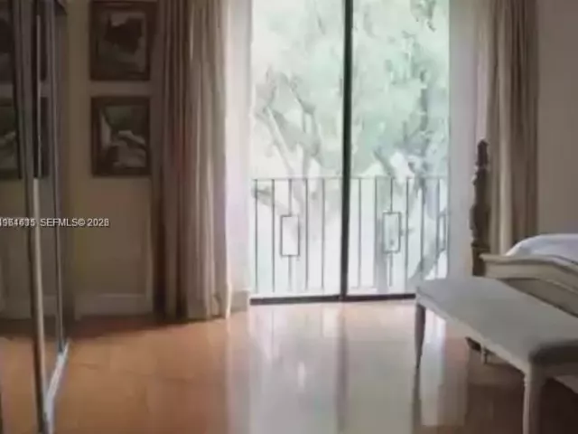 2-bedroom home for sale in Doral - 3855 Estepona Ave 10-D-1 - MondialRealty