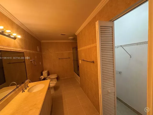 2-bedroom home for sale in Doral - 3855 Estepona Ave 10-D-1 - MondialRealty