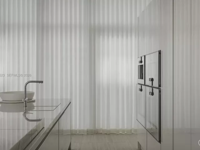 2-bedroom condo for rent in Miami Beach - 4701 N Meridian Ave 208 - MondialRealty